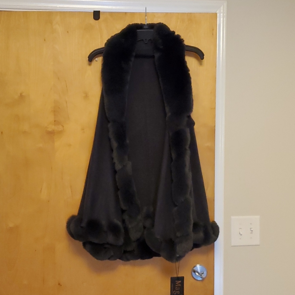 Fur and knit black vest